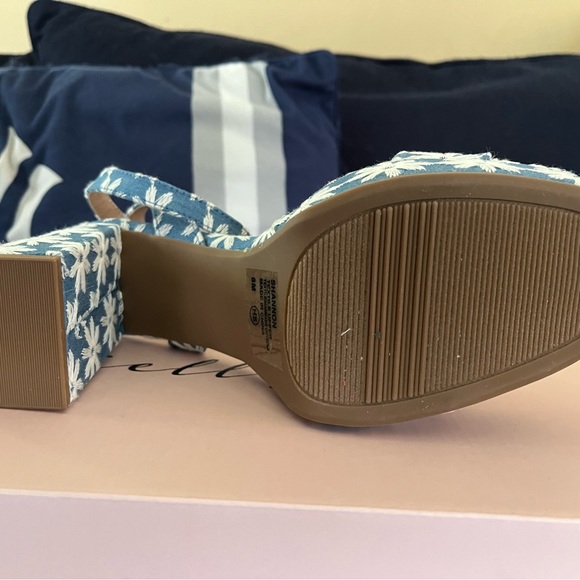 Brand new in box 9 - Picture 6 of 6